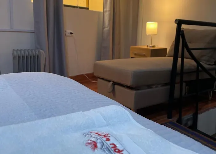 Minidepartamento De 3 Pisos, Completo Y Comodo